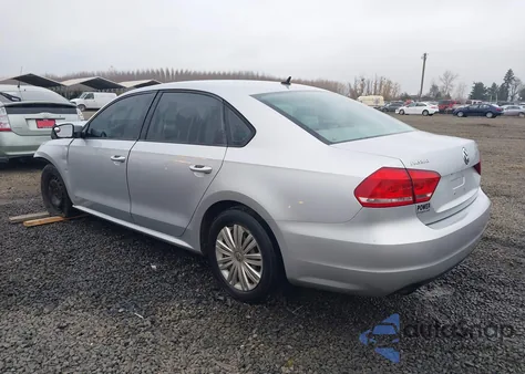 2015 Volkswagen Passat 1.8T S из США, поврежденный, VIN 1VWAT7A3XFC096978